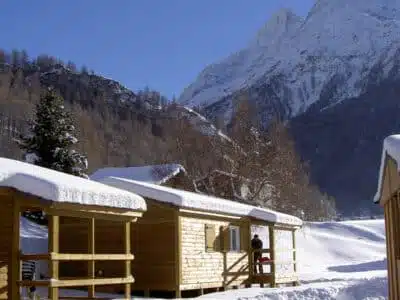 chalet-abeille-neige