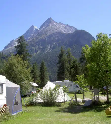 emplacement-camping-montagne-suisse