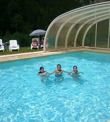 piscine-couverte-camping-suisse